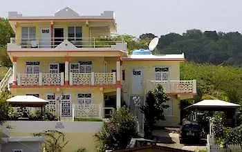 Casa Robinson Guest House 쿨레브라